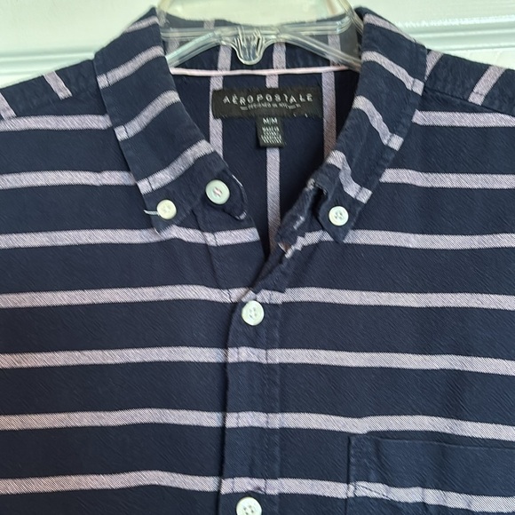 Aeropostale men’s blue striped short sleeve button down shirt size medium - Picture 2 of 8